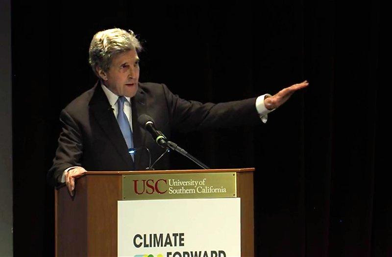 Trước đó, đặc phái viên về vấn đề khí hậu của Tổng thống Joe Biden, ông John Kerry đã lên tiếng bình luận rằng, cam kết gần đây của Trung Quốc là chưa đủ, trong khi nước này đang thải ra nhiều khí gây hiệu ứng nhà kính nhất thế giới.