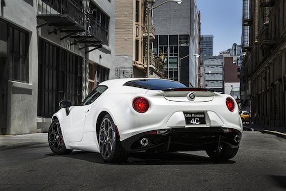 Mãn nhãn với vẻ đẹp của Alfa Romeo 4C 2015 ảnh 3