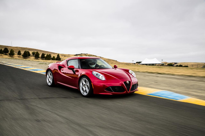 Mãn nhãn với vẻ đẹp của Alfa Romeo 4C 2015 ảnh 5