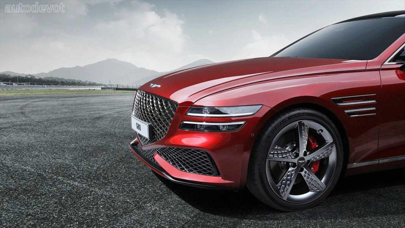 Chiếc xe còn được trang bị bộ mâm mạ chrome 20 inch, đi kèm là các kẹp phanh màu đỏ hoặc đen Chiếc xe còn được trang bị bộ mâm mạ chrome 20 inch, đi kèm là các kẹp phanh màu đỏ hoặc đen