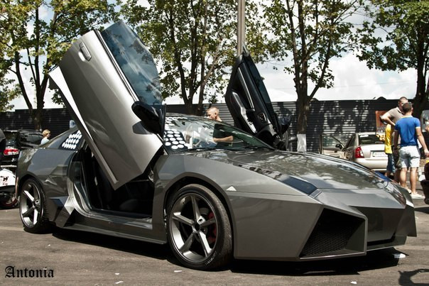 Mitsubishi biến hoá thành "siêu bò" Lamborghini ảnh 1
