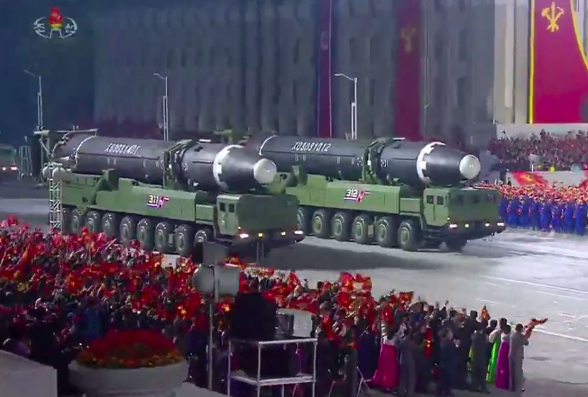 Triều Tiên phô diễn hàng loạt tên lửa trong duyệt binh vào hôm 10-10 Triều Tiên phô diễn hàng loạt tên lửa trong duyệt binh vào hôm 10-10