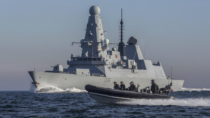 Nga cáo buộc tàu chiến Anh vi phạm lãnh hải, tuy nhiên, London lại bác bỏ thông tin này Nga cáo buộc tàu chiến Anh vi phạm lãnh hải, tuy nhiên, London lại bác bỏ thông tin này