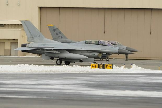 Chiếc KF-16 bỗng dưng bốc lửa tại động cơ trong quá trình cất cánh