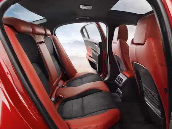 Jaguar XE: Thiết kế sang trọng, công nghệ đỉnh cao ảnh 11