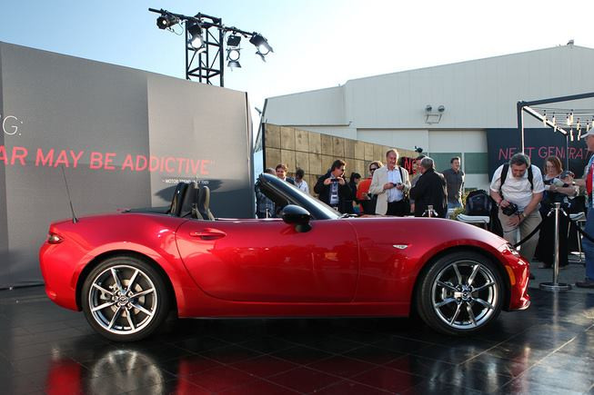 Mazda chính thức trình làng mẫu xe Miata MX-5 2016 ảnh 2