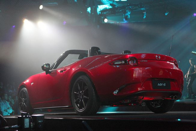 Mazda chính thức trình làng mẫu xe Miata MX-5 2016 ảnh 3