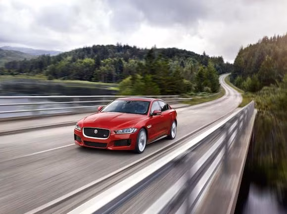 Jaguar XE: Thiết kế sang trọng, công nghệ đỉnh cao ảnh 6