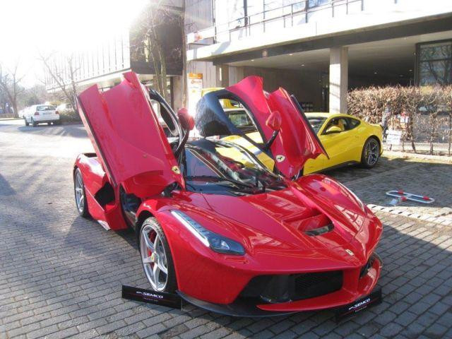 Chiếc LaFerrari đầu tiên được bán với giá hơn 3 triệu USD ảnh 2 Chiếc LaFerrari đầu tiên được bán với giá hơn 3 triệu USD ảnh 2