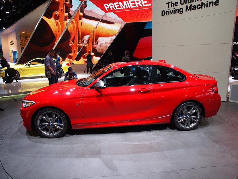 BMW M235i xuất hiện đầy ấn tượng ở Detroit Motor Show ảnh 4