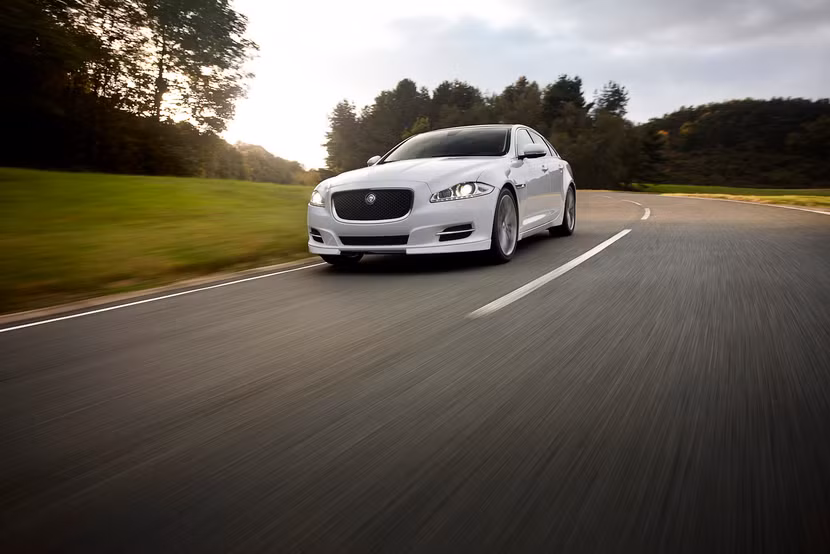 Jaguar giới thiệu gói nâng cấp mới cho XJ Saloon ảnh 2