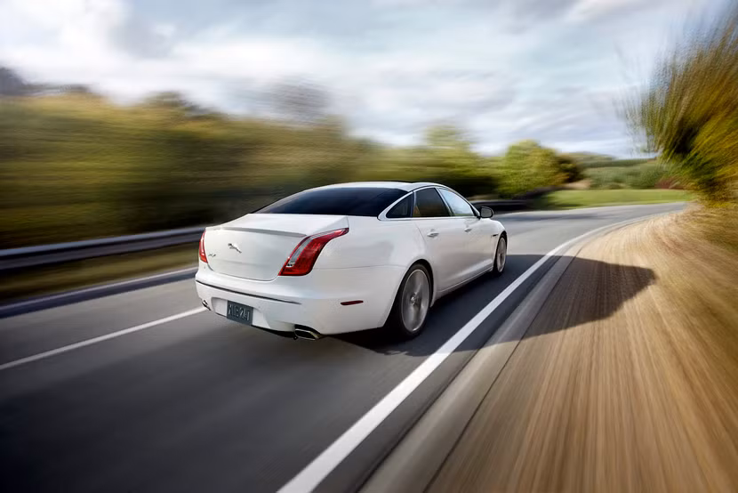 Jaguar giới thiệu gói nâng cấp mới cho XJ Saloon ảnh 3