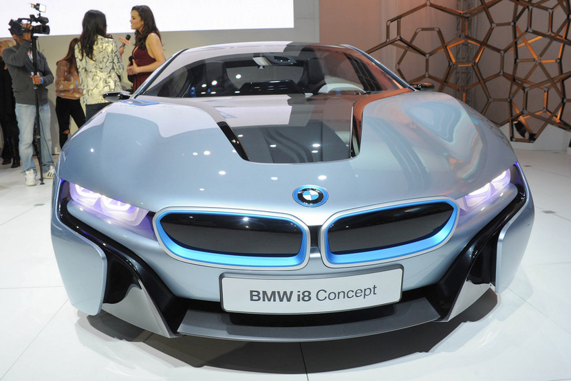 Cặp đôi BMW i3 và i8 trình diễn ấn tượng cùng người đẹp Mission Impossible 4 ảnh 8