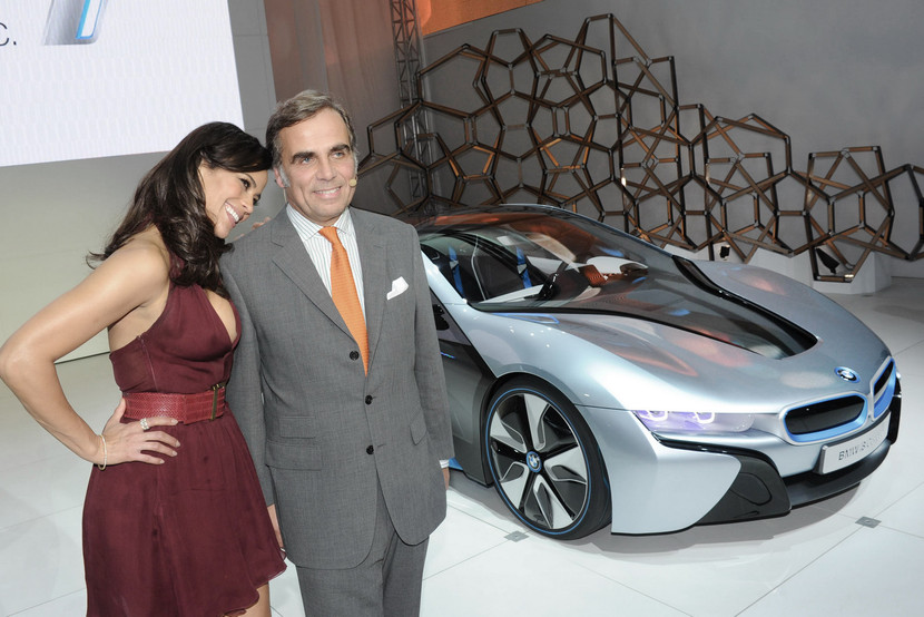 Cặp đôi BMW i3 và i8 trình diễn ấn tượng cùng người đẹp Mission Impossible 4 ảnh 5