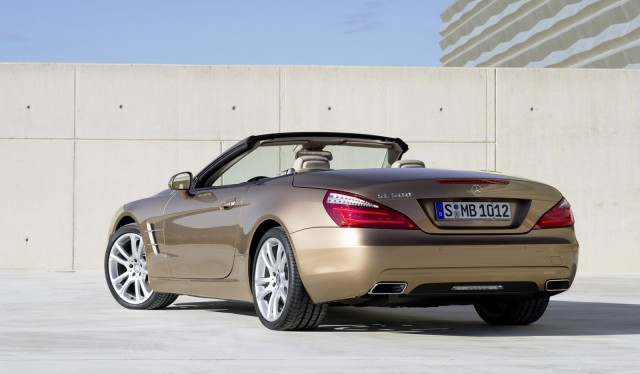 Mercedes-Benz SL550 sẽ có giá từ 106.375 USD ảnh 2