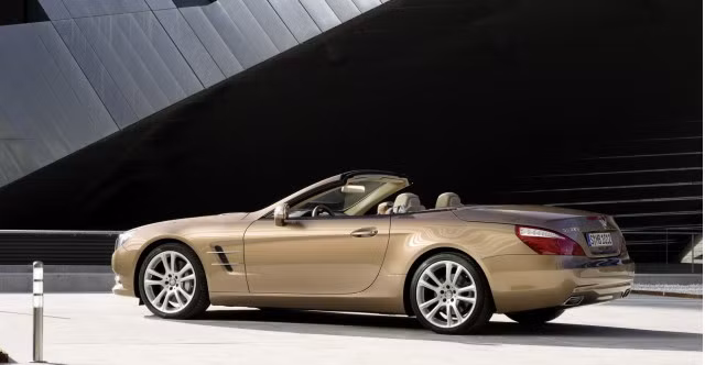 Mercedes-Benz SL550 sẽ có giá từ 106.375 USD ảnh 5