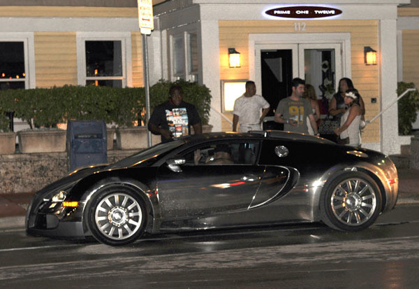 Bugatti Veyron của Flo Rida bị cảnh sát "sờ gáy" ảnh 2