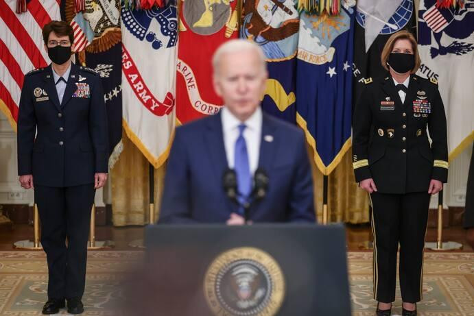 Ông Joe Biden bổ nhiệm 2 nữ tướng vào đúng ngày 8-3 Ông Joe Biden bổ nhiệm 2 nữ tướng vào đúng ngày 8-3