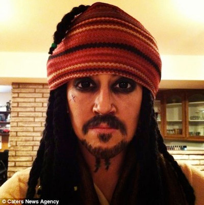 Tự biến thành các nhân vật nổi tiếng nhờ công nghệ son phấn ảnh 3