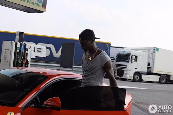 Săm soi “xế cưng” của Mario Balotelli ảnh 1