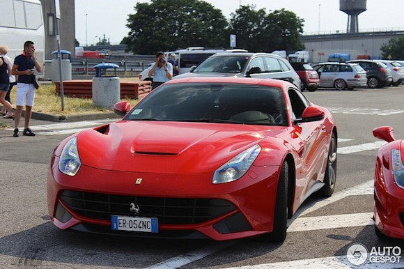 Săm soi “xế cưng” của Mario Balotelli ảnh 4