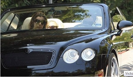 Thú chơi xe của các nàng WAGs ảnh 12