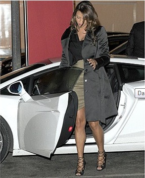 Thú chơi xe của các nàng WAGs ảnh 4