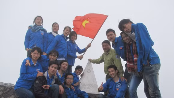 Rạo rực trên đỉnh Phanxipăng ảnh 1