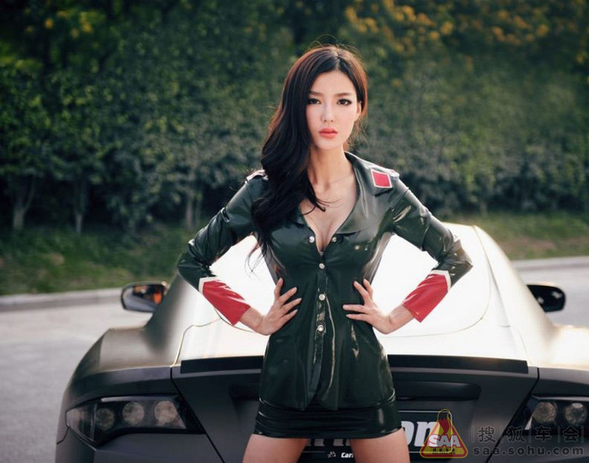 Mỹ nữ châu Á "lả lướt" bên siêu xe Carlsson C25 ảnh 11