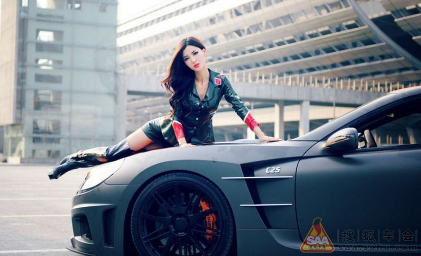 Mỹ nữ châu Á "lả lướt" bên siêu xe Carlsson C25 ảnh 10