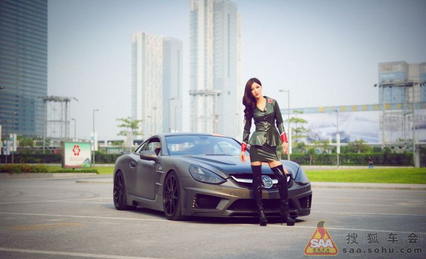 Mỹ nữ châu Á "lả lướt" bên siêu xe Carlsson C25 ảnh 2