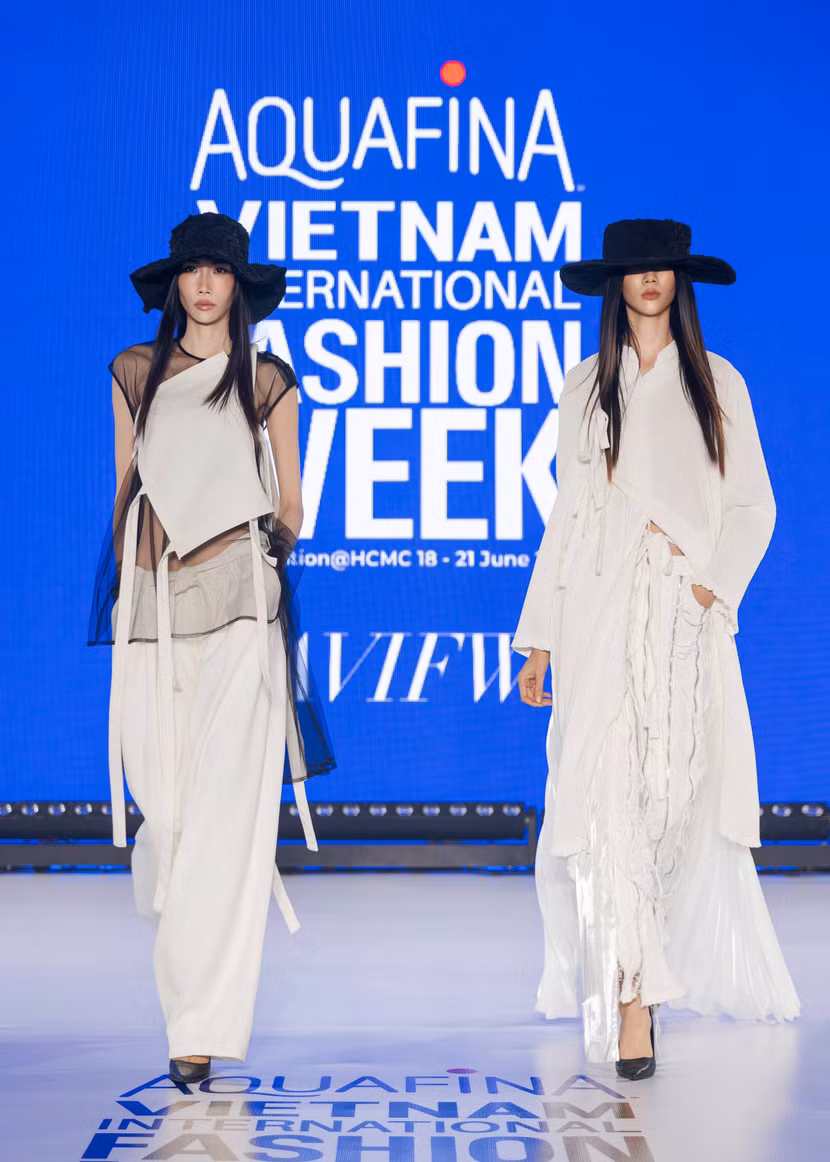 hai-look-den-tu-thuong-hieu-moi-dien.jpg
