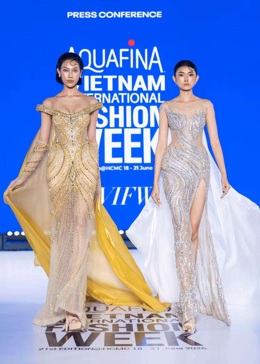 trinh-lang-2-thiet-ke-trong-bst-moi-cua-ntk-nguyen-minh-tuan-tai-hop-bao-avifw-2026.jpg