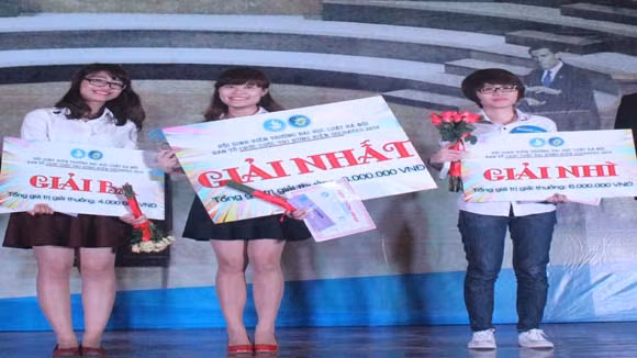 Chung kết cuộc thi hùng biện Socrates 2014 ảnh 7