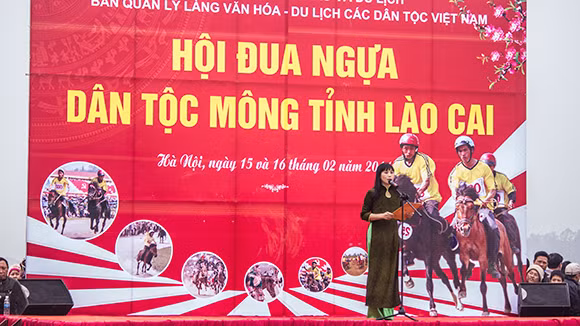 Mãn nhãn xem ngựa đua Bắc Hà sải vó tại Thủ đô ảnh 1