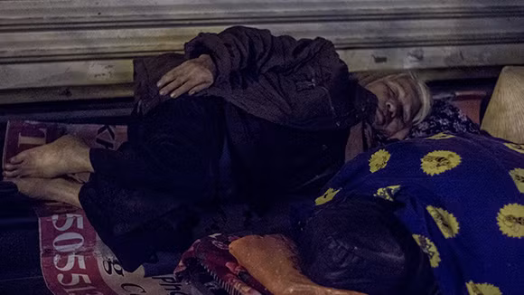 Ấm lòng trong "Đêm không ngủ" với người vô gia cư ảnh 6