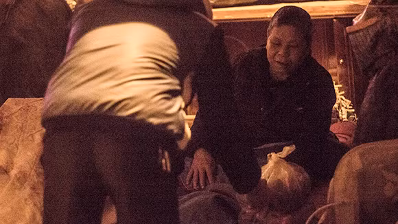 Ấm lòng trong "Đêm không ngủ" với người vô gia cư ảnh 4