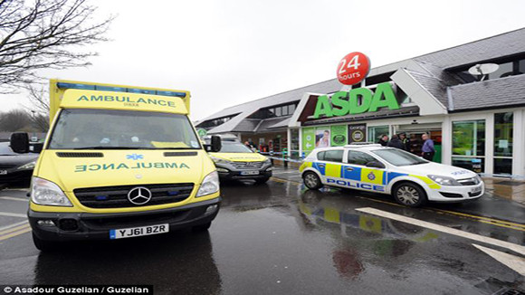 Bi kịch: Con gái chết mẹ cũng tự sát theo ảnh 3