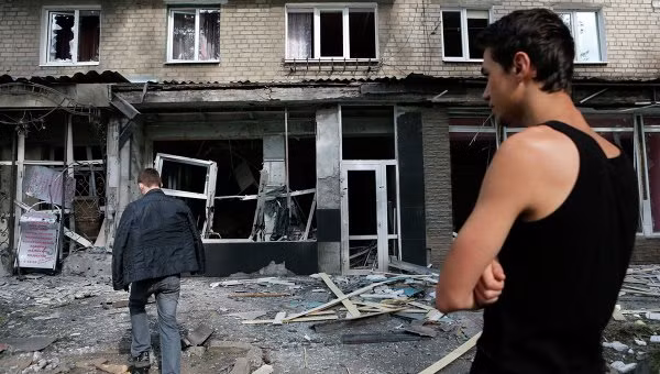 Kiev sẽ “dọn sạch” Donesk và Lugansk trước ngày quốc khánh? ảnh 1
