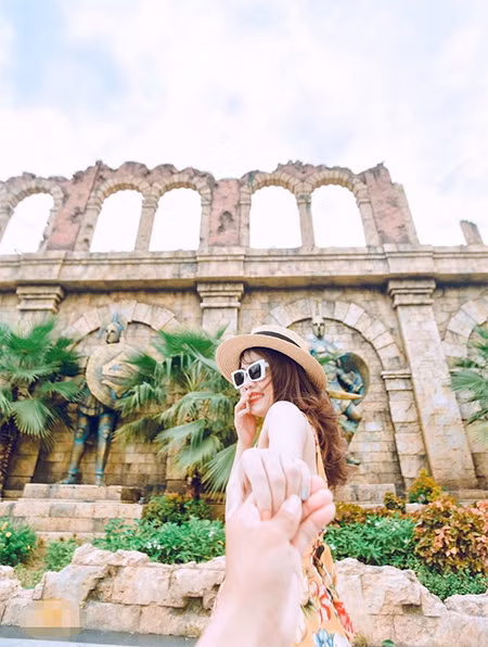 Bức hình “theo em đi khắp thế gian” cực ngọt tại “Đấu trường La mã phiên bản Việt" Bức hình “theo em đi khắp thế gian” cực ngọt tại “Đấu trường La mã phiên bản Việt"