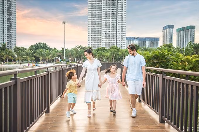 Cư dân thỏa sức đi dạo và luyện tập tại Công viên trung tâm thuộc dự án Vinhomes Smart City Cư dân thỏa sức đi dạo và luyện tập tại Công viên trung tâm thuộc dự án Vinhomes Smart City