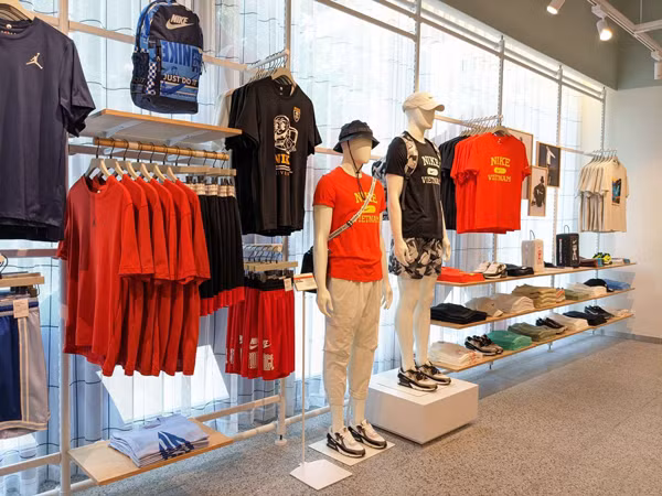 Không gian mua sắm mới của Nike còn là “ngôi nhà”cho các bạn trẻ yêu thích thời trang Không gian mua sắm mới của Nike còn là “ngôi nhà”cho các bạn trẻ yêu thích thời trang