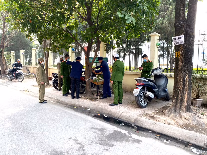 Công tác giải quyết TTATGT, TTĐT, VSMT tạo cảnh quan xanh, sạch, đẹp phục vụ Đại hội Đảng là một trong những nhiệm vụ trọng tâm quan trọng của Đảng bộ và nhân dân phường Thành Công