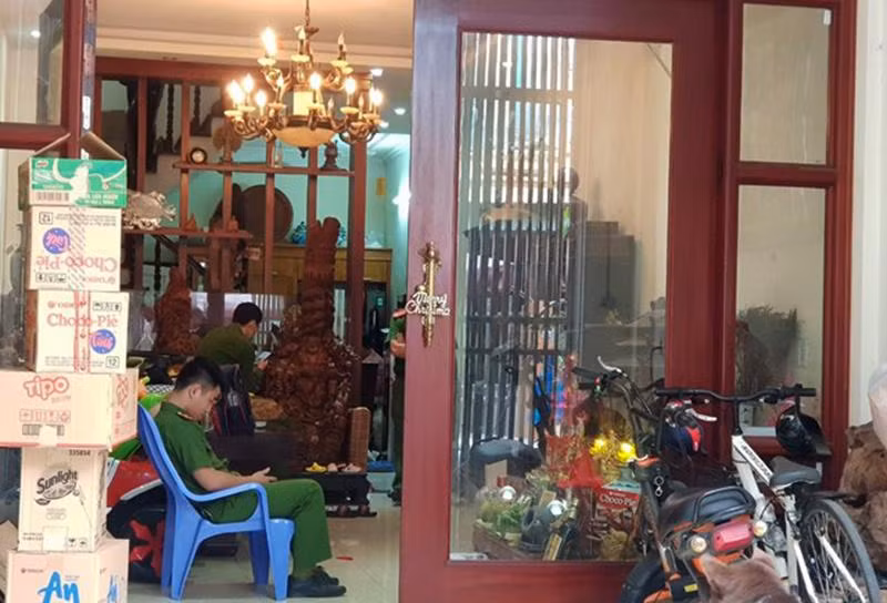 Cơ quan Công an khám xét nơi cứ trú của Nguyễn Ngọc Anh (tức "Toòng Ve"