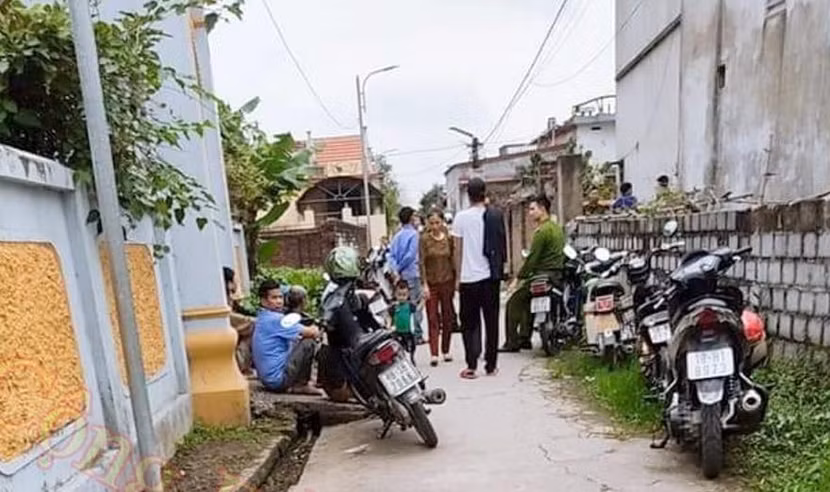 Lực lượng Công an nhanh chóng có mặt tại hiện trường tiến hành phong toả, khám nghiệm hiện trường truy bắt hung thủ