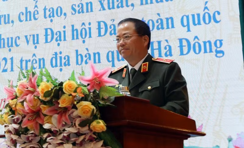Thiếu tướng Đoàn Ngọc Hùng - Phó Giám đốc CATP Hà Nội phát biểu tại lễ ra quân