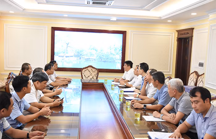 EVNHANOI làm việc cùng ban lãnh đạo Cung Văn hóa lao động hữu nghị Việt Xô EVNHANOI làm việc cùng ban lãnh đạo Cung Văn hóa lao động hữu nghị Việt Xô