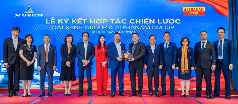 DXG và Alphanam Group đã có mối quan hệ hợp tác từ nhiều năm nay thông qua việc cùng là thành viên của CLB Sao Đỏ. Đồng thời, trong suốt 10 năm qua, các sản phẩm do Alphanam Group phân phối như thiết bị vệ sinh TOTO, thang máy FujiAlpha luôn được DXG tin dùng tại các dự án của Tập đoàn. DXG và Alphanam Group đã có mối quan hệ hợp tác từ nhiều năm nay thông qua việc cùng là thành viên của CLB Sao Đỏ. Đồng thời, trong suốt 10 năm qua, các sản phẩm do Alphanam Group phân phối như thiết bị vệ sinh TOTO, thang máy FujiAlpha luôn được DXG tin dùng tại các dự án của Tập đoàn.