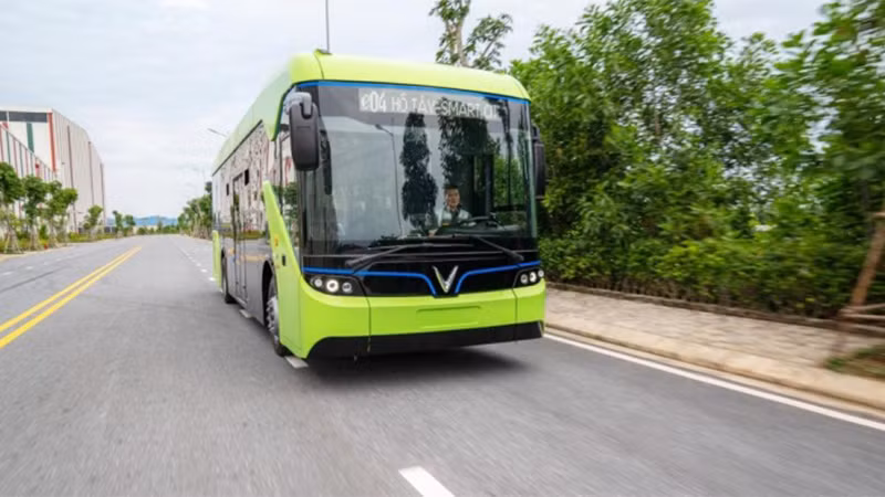 Bộ GTVT cho hay, việc phát triển vận tải hành khách công cộng bằng xe buýt chạy bằng năng lượng điện (xe buýt điện) phù hợp với các chiến lược và quy định hiện nay