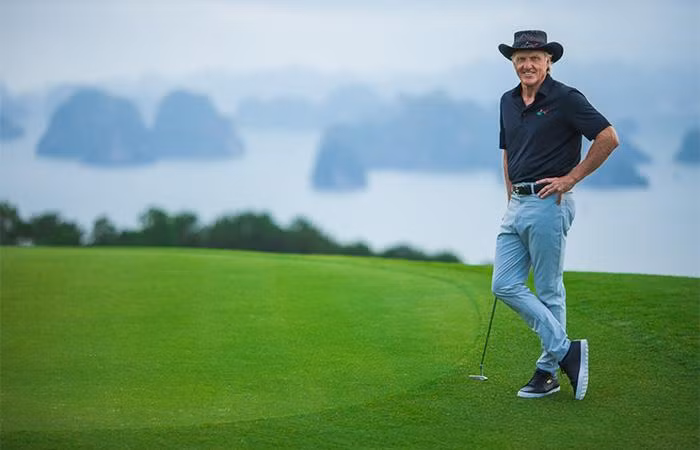 “Cá mập trắng” Gred Norman trải nghiệm sân golf FLC Hạ Long (Ảnh: FLC Golf Club Ha Long)